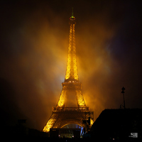 Tour Eiffel en feu